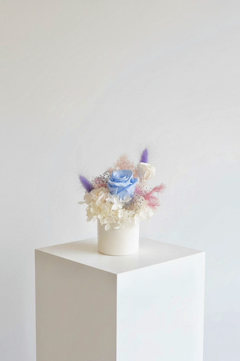 Ocea Pearl - Everlasting Preserved Flower in Vase
