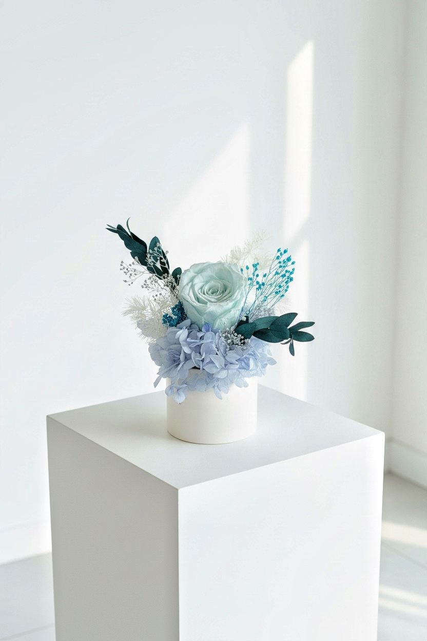 Starlet - Everlasting Preserved Flower in Vase