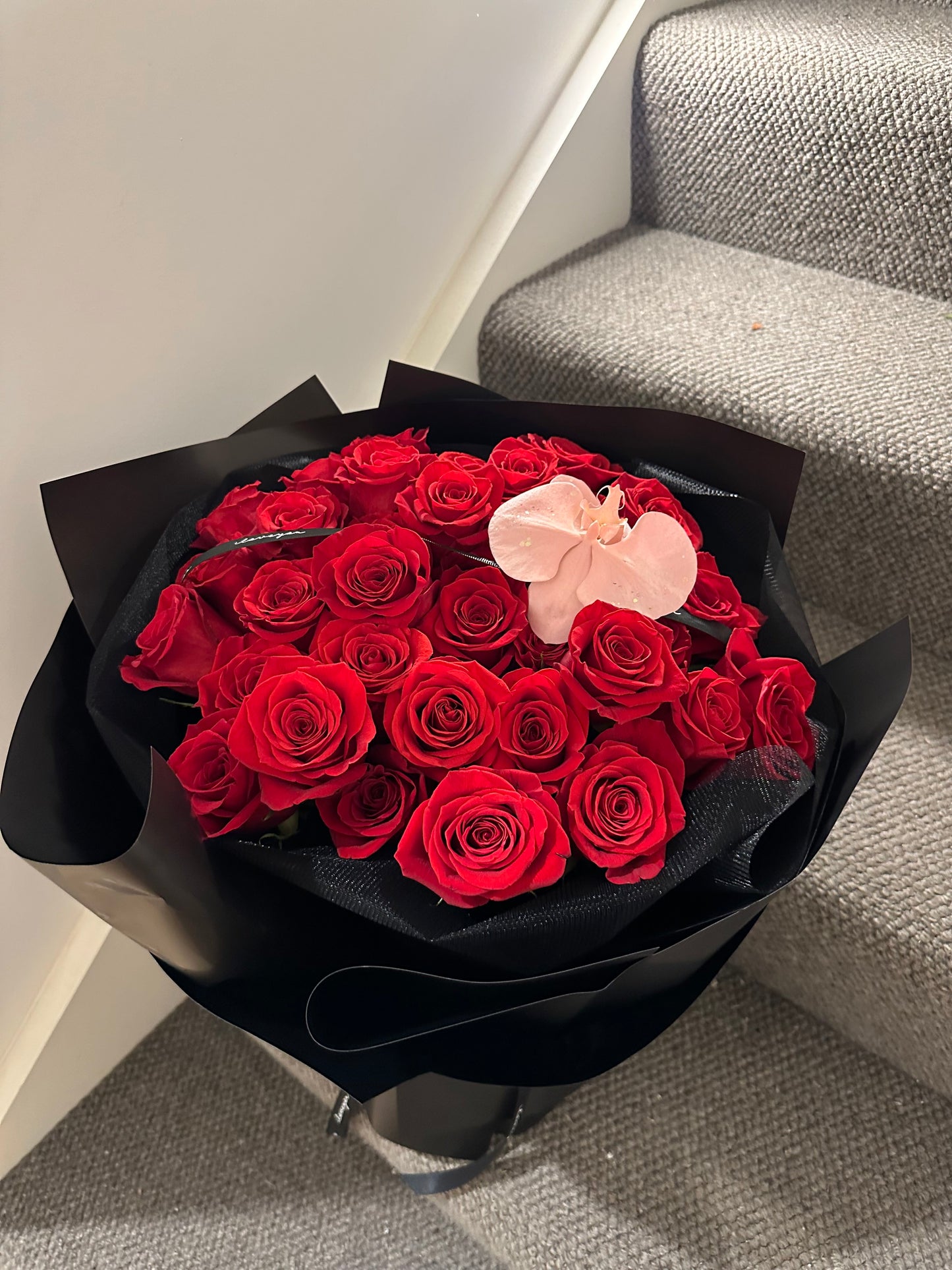 Scarlet Promise | 30 Roses Fresh roses Bouquet