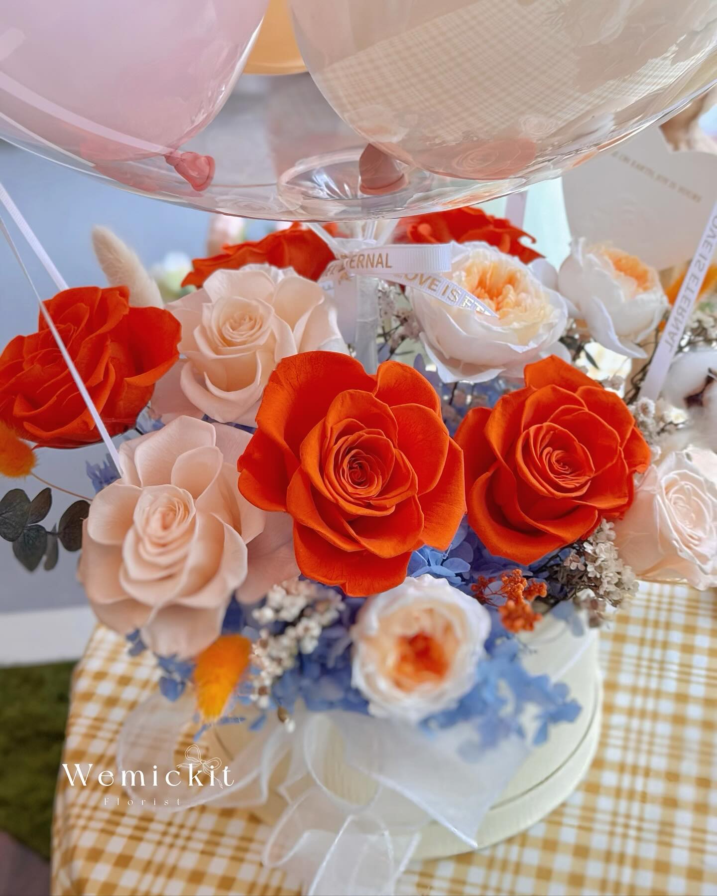 Petal Puffs Party |  Preserved Flower Box with Balloon