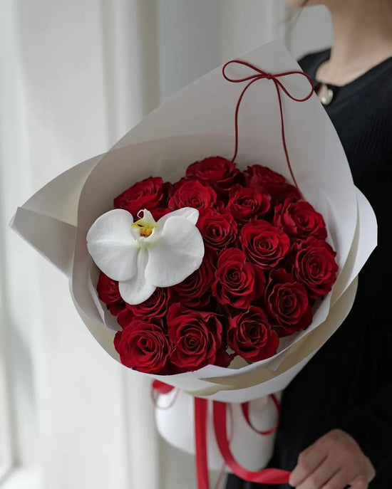Admiration Love丨20 Stems Fresh Roses Bouquet WEMICKIT - Melbourne Floral Arrangement