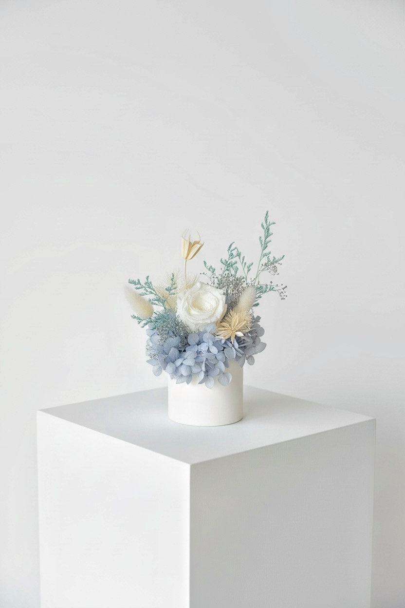 Snow - Everlasting Preserved Flower in Vase