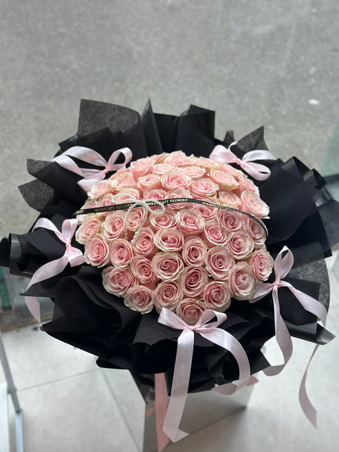 Black Pink Ballet ｜ Fresh Flower 60 roses bouquet