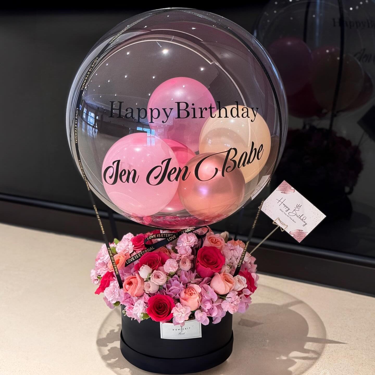 Scarlet | Fresh Flower Box with Balloon