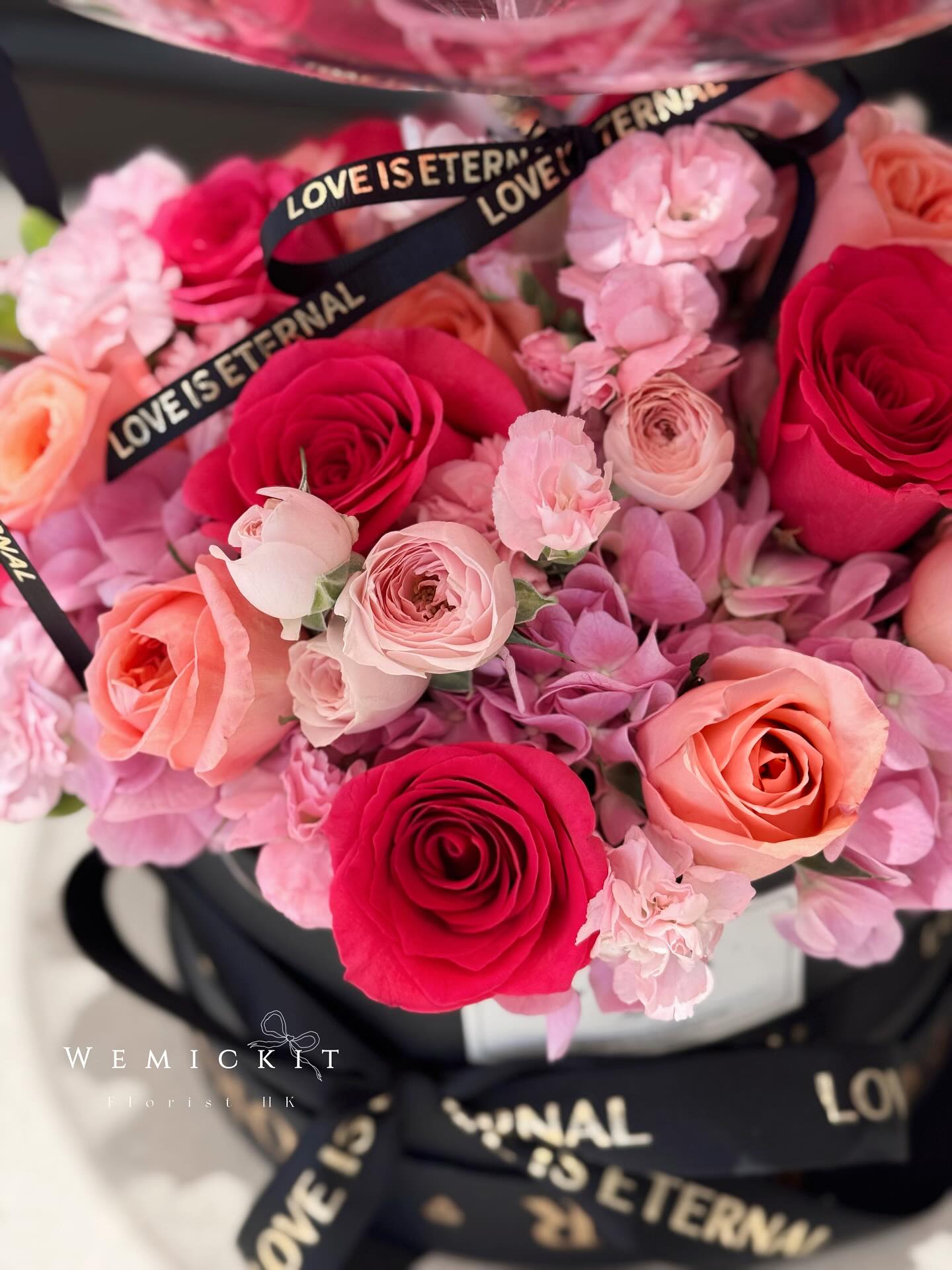 Scarlet | Fresh Flower Box with Balloon