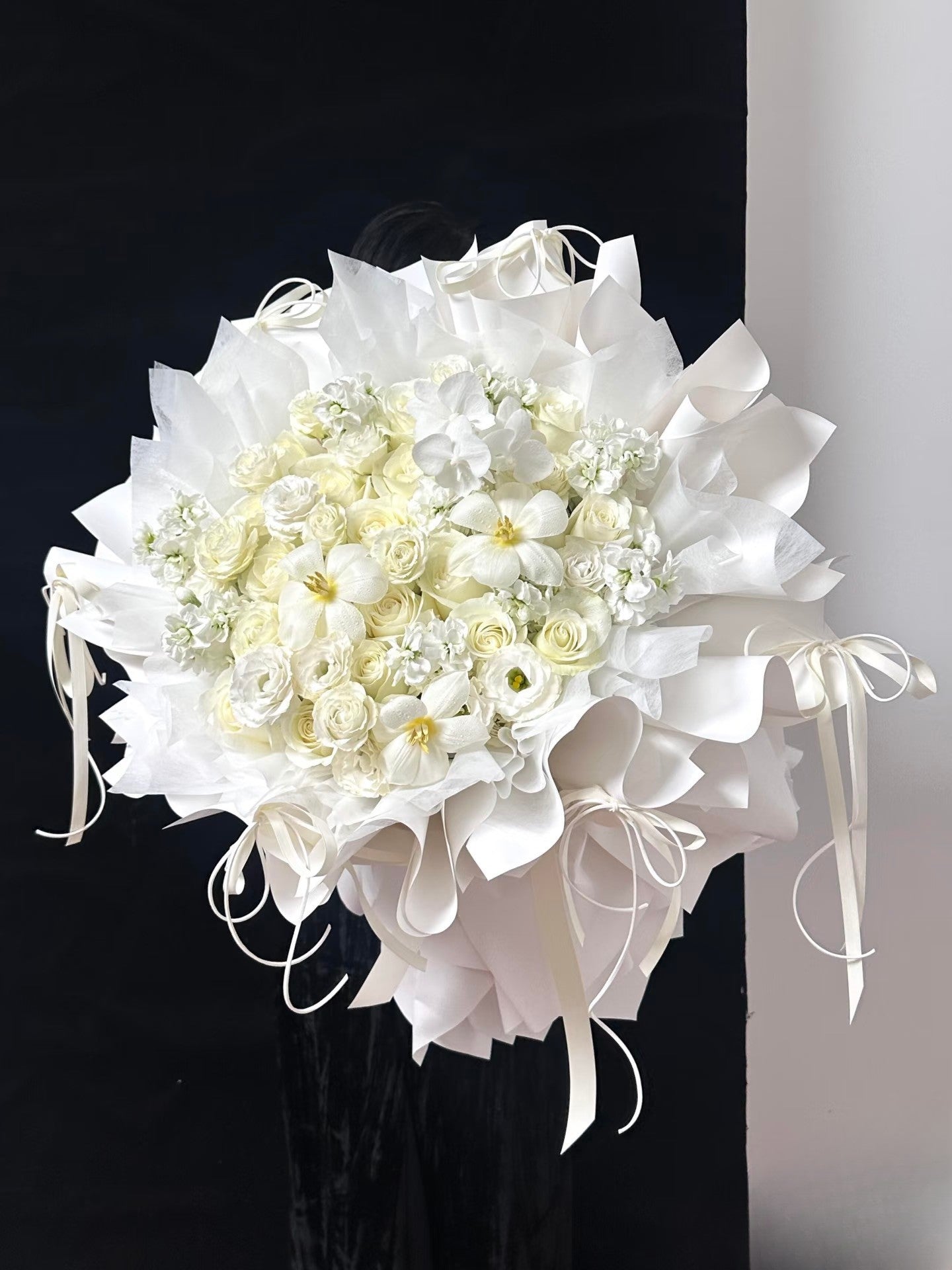 AMOURA |  Fresh Flower Bouquet