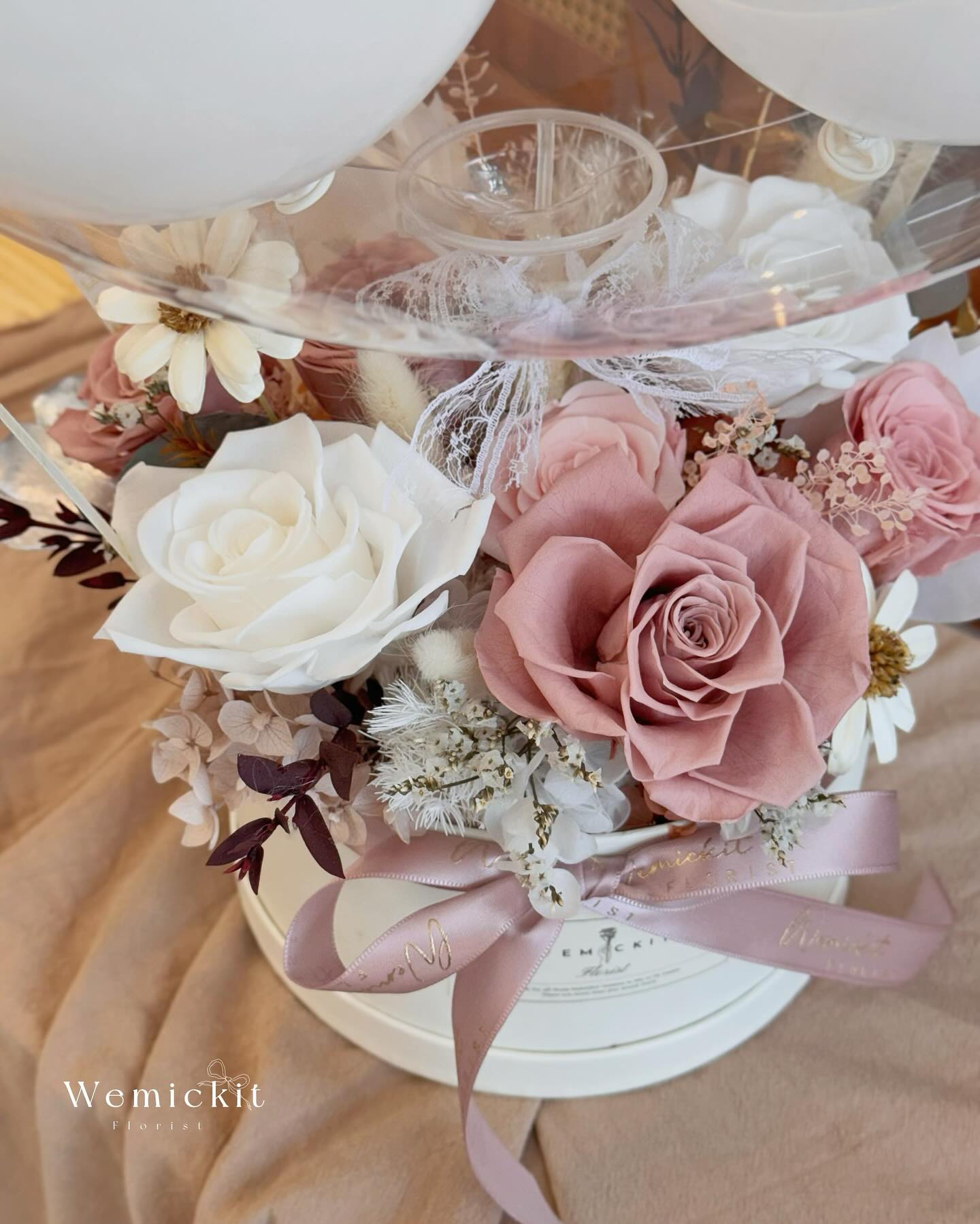 Roxanne | Preserved Flower Box with Balloon